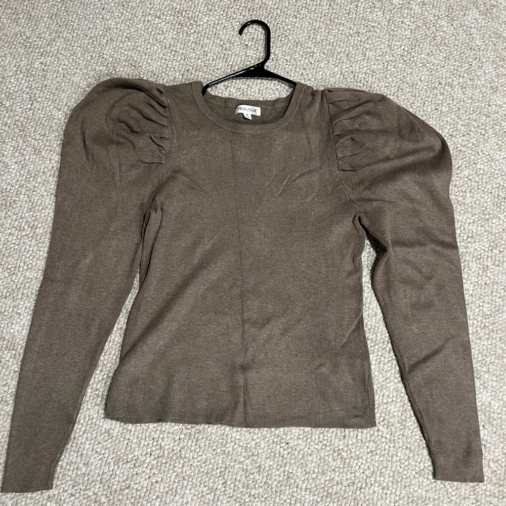 Fitted sweater